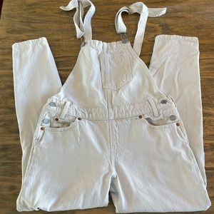 Vintage baggy white levi’s overall!!